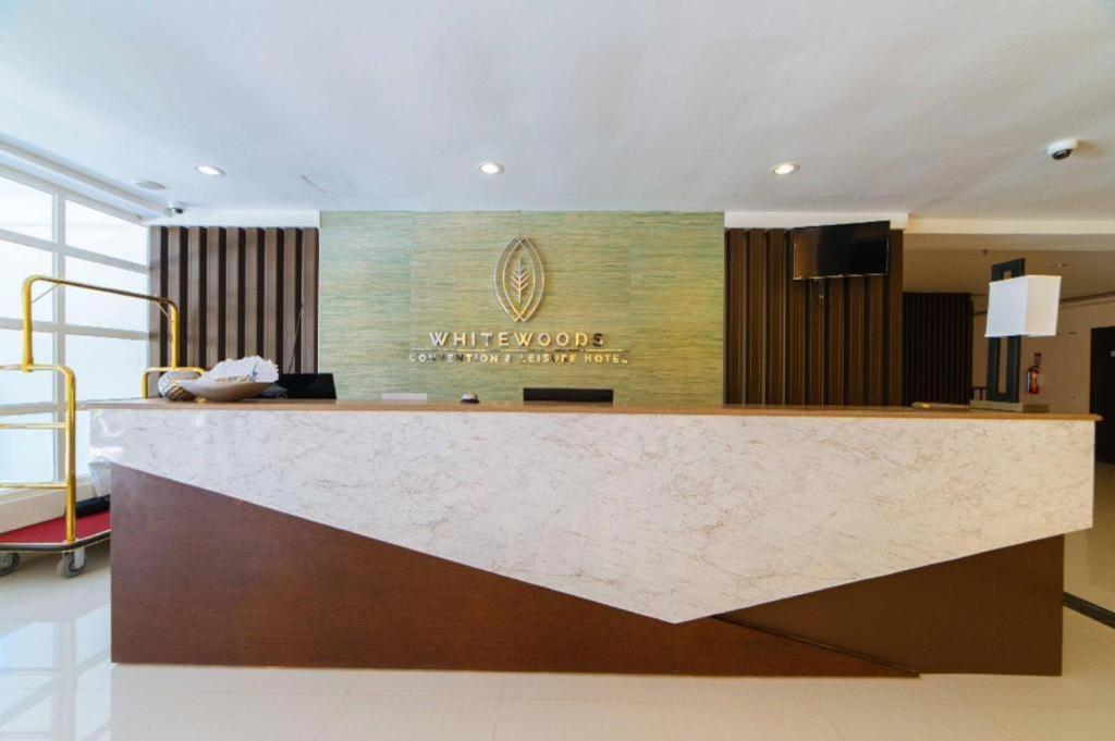 Whitewoods Convention And Leisure Hotel Silang Exterior foto